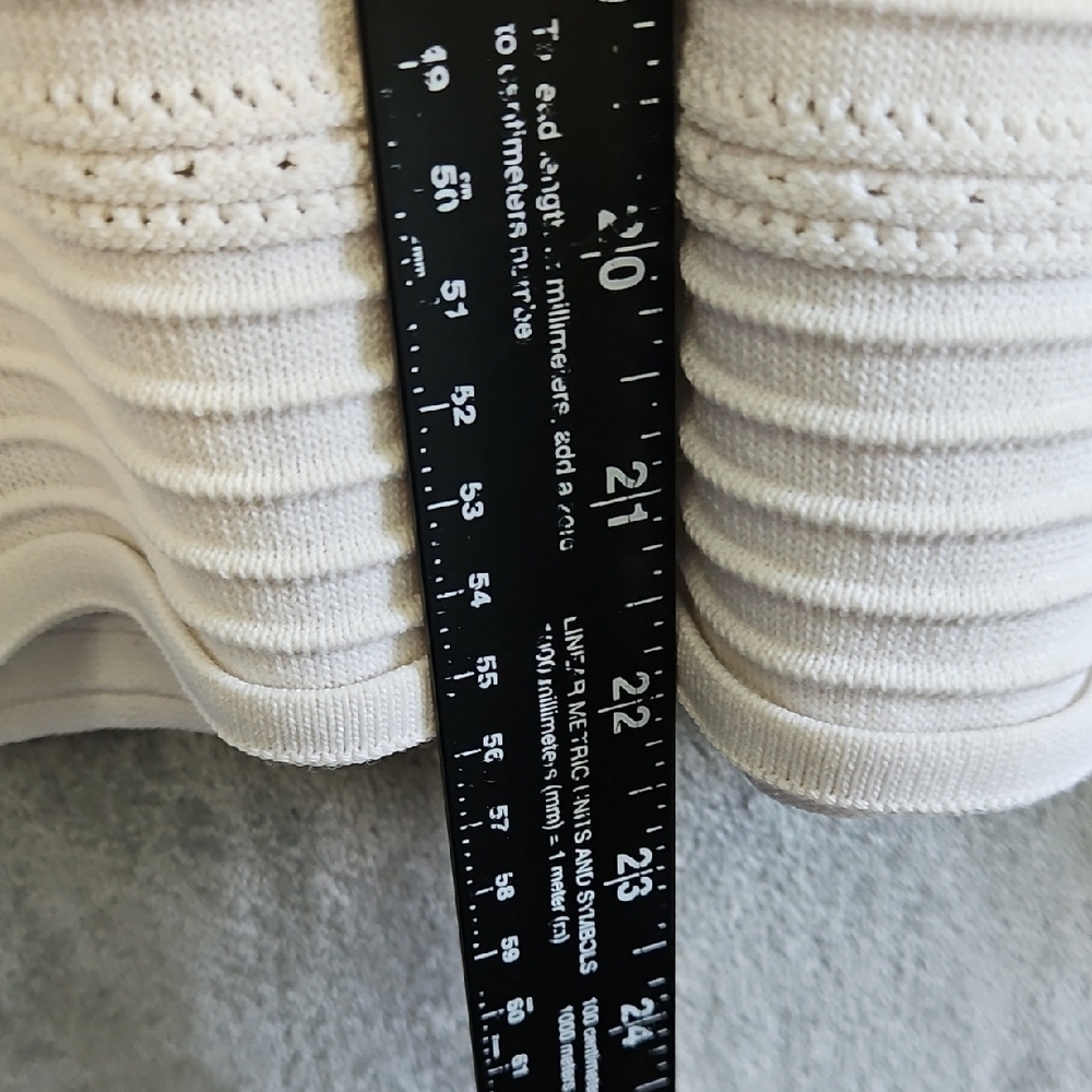 White House Black Market Med Ivory Textured Bell Sleeve Sweater pullover - Picture 5 of 9